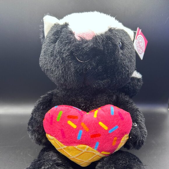 Destination Holiday XO Skunk w/Ice Cream Heart Plush Stuffed Animal Toy NWT - Picture 5 of 11